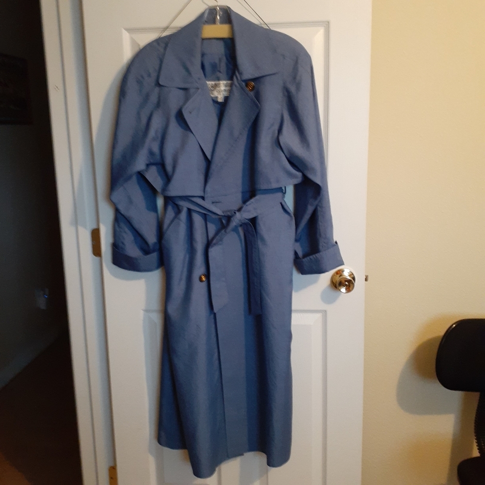 Rain dress jacket w attached tie belt in front